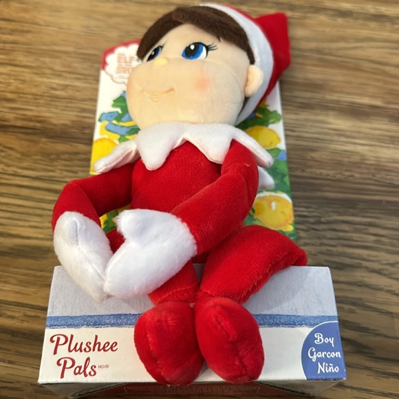 NEW!! Elf on the Shelf Plushee Pals - boy - Picture 3 of 4